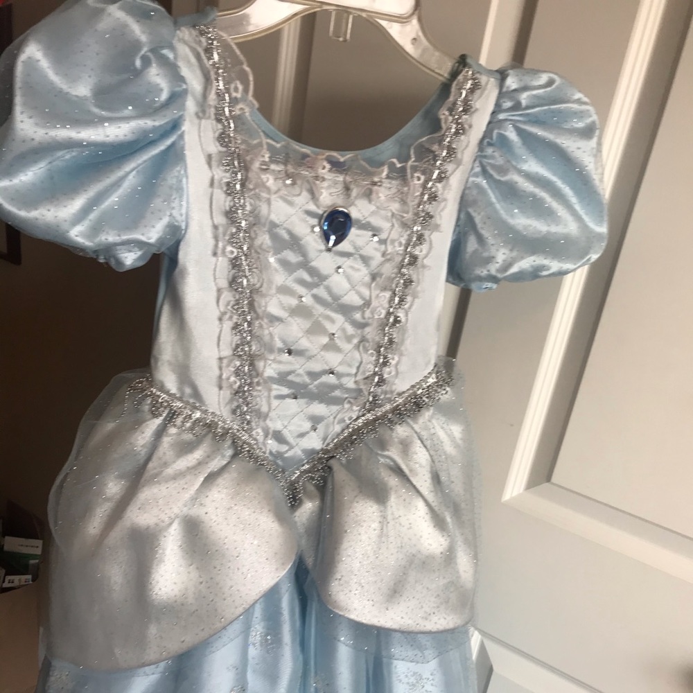 Cinderella Disney Deluxe Dress Girls size 5/6